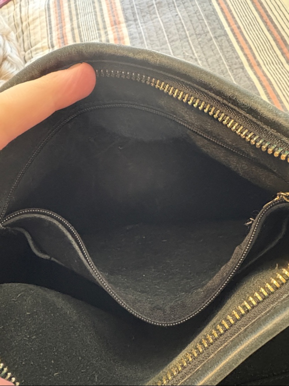 Coach Black Leather Shoulder Bag with Gold Hardware - Picture 4 of 8